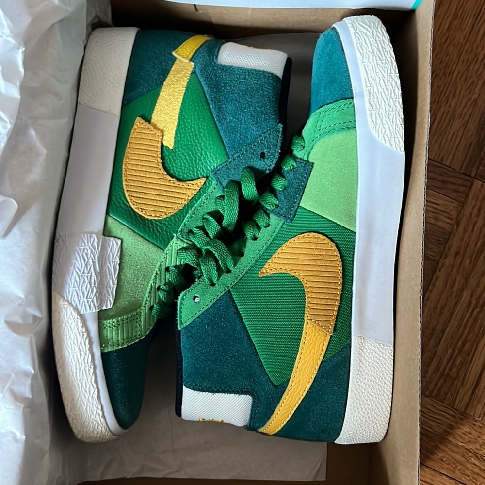 NIKE SB BLAZER